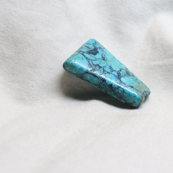 NATURAL GEMSTONE - TURQUOISE 18.10-CARATS (S0094-A9)