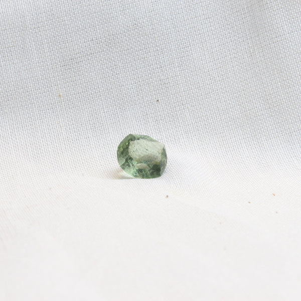 NATURAL & ORIGINAL PERIDOT 3.70-CARATS (S0182-A14)