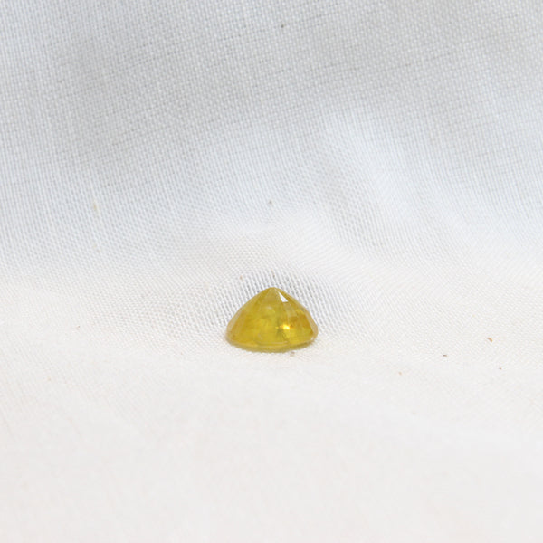 NATURAL YELLOW SAPPHIRE 2.90-CARATS (S0046-A7)