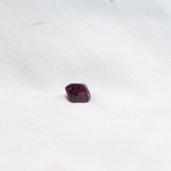 UMBALITE PURPLE GARNET 2.35 CARATS (S0030-A6)