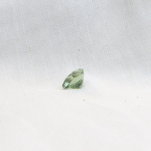 NATURAL & ORIGINAL PERIDOT 3.70-CARATS (S0182-A14)