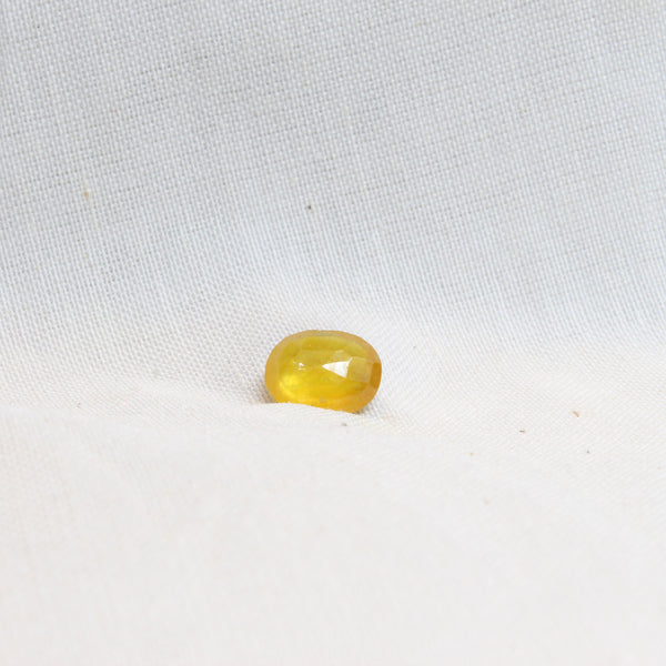 NATURAL YELLOW SAPPHIRE 2.30-carats (s0039-A7)